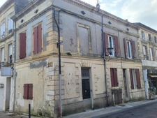 Immeuble composé de 4 logements en plein centre de PAUILLAC