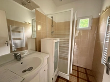 Maison à vendre 2 chambres sur terrain constructible  de 1200 m2 ( possibilité de seconde maison )
