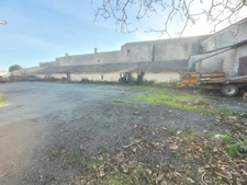 batiment en pierre à vendre et à rénover sur  CISSAC MEDOC (33)