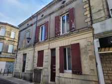 Immeuble composé de 4 logements en plein centre de PAUILLAC