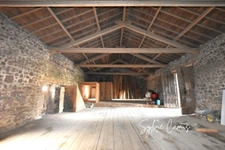 Maison à vendre 4 pièces DUNIERES (43)  Authentique ferme à fort potentiel dans un écrin de verdure 