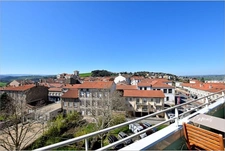 Acheter à prix réduit grâce au viager– Duplex inversé avec terrasse et vue panoramique à Saint-Genest-Lerpt (42)
