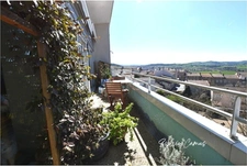 Acheter à prix réduit grâce au viager– Duplex inversé avec terrasse et vue panoramique à Saint-Genest-Lerpt (42)