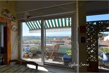 Acheter à prix réduit grâce au viager– Duplex inversé avec terrasse et vue panoramique à Saint-Genest-Lerpt (42)