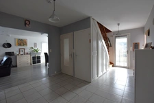 Maison familiale 140 m² avec piscine – Cadre verdoyant et vue dégagée LA CHAPELLE D'AUREC (43)