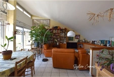 Acheter à prix réduit grâce au viager– Duplex inversé avec terrasse et vue panoramique à Saint-Genest-Lerpt (42)