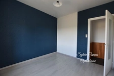 Maison en pierre de 192 m² avec vue dégagée et grande terrasse à Sainte-Sigolène