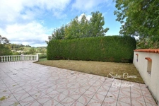 Maison en pierre de 192 m² avec vue dégagée et grande terrasse à Sainte-Sigolène