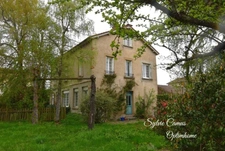 Maison de caractère de  214 m², idéale famille + espace professionnel possible à Sainte-Sigolène