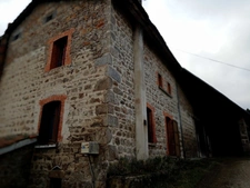 Authentique corps de ferme à vendre 7 pièces SAUVESSANGES (63) de belle surface