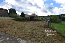 Maison en pierre de 192 m² avec vue dégagée et grande terrasse à Sainte-Sigolène