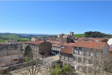 Acheter à prix réduit grâce au viager– Duplex inversé avec terrasse et vue panoramique à Saint-Genest-Lerpt (42)