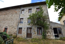 Authentique corps de ferme à vendre 7 pièces SAUVESSANGES (63) de belle surface