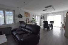 Maison familiale 140 m² avec piscine – Cadre verdoyant et vue dégagée LA CHAPELLE D'AUREC (43)