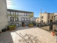Maison de bourg avec terrasse et vue dégagée – Beaumont (63110)