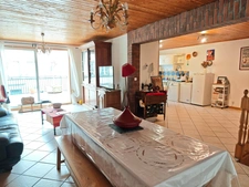 Maison de bourg avec terrasse et vue dégagée – Beaumont (63110)