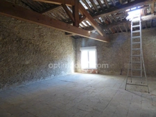 MAISON DE VILLAGE AVEC GRAND GARAGE, PISICNE, ETAGE AMENAGEABLE