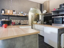 COUP DE COEUR POUR CETTE MAISON DE VILLAGE AVEC GRANDE COUR INTERIEURE
