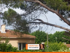 MAISON DES ANNEES 60, PROCHE CENTRE VILLE, JARDIN ET GARAGES.