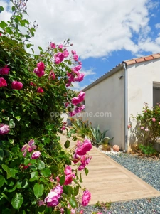 MAGNIFIQUE MAISON DE PLAIN-PIED, 4 CHAMBRES, PISCINE, GARAGE, sur parcelle de 1024m2