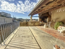 MAISON DE VILLAGE AVEC GRAND GARAGE, PISICNE, ETAGE AMENAGEABLE