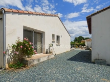 MAGNIFIQUE MAISON DE PLAIN-PIED, 4 CHAMBRES, PISCINE, GARAGE, sur parcelle de 1024m2