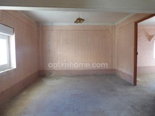 MAISON DE VILLAGE AVEC GRAND GARAGE, PISICNE, ETAGE AMENAGEABLE