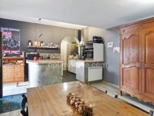 COUP DE COEUR POUR CETTE MAISON DE VILLAGE AVEC GRANDE COUR INTERIEURE