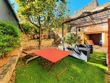 COUP DE COEUR POUR CETTE MAISON DE VILLAGE AVEC GRANDE COUR INTERIEURE