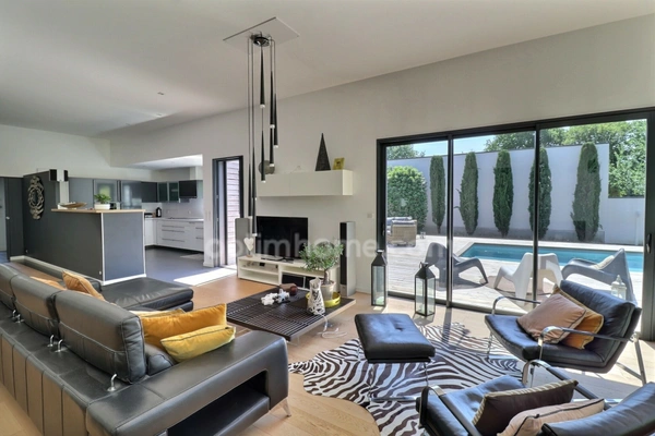 Maison 6 pièces 197m² à Orvault quartier résidentiel "La Forêt" 