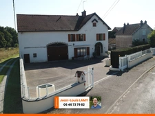 AUXONNE - BELLE MAISON FAMILIALE DE 210 M² ++ DONT UNE DÉPENDANCE DE 60 M² SUR UN GRAND TERRAIN 