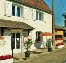 Dpt Lot (46), à vendre proche de GOURDON maison P18 de 420 m² - Terrain de 2466 m² 