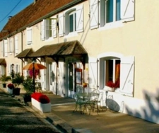Dpt Lot (46), à vendre proche de GOURDON maison P18 de 420 m² - Terrain de 2466 m² 