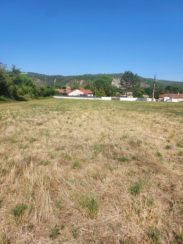 Terrain à vendre de 1 800,00 m² LANZAC (46)
