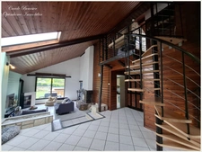  À vendre – Maison atypique avec piscine à Mirecourt
