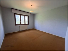 Exclusivité : Maison familiale spacieuse avec jardin arboré – 150 m² habitables (241 m² au total) – Terrain de 2162 m² – Poussay 