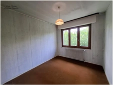 Exclusivité : Maison familiale spacieuse avec jardin arboré – 150 m² habitables (241 m² au total) – Terrain de 2162 m² – Poussay 