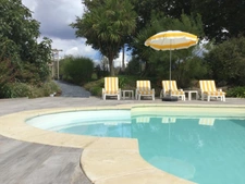 Domaine confidentiel avec piscine, maison d'amis et dépendances à SAINT BARTHELEMY (56)