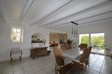 Domaine confidentiel avec piscine, maison d'amis et dépendances à SAINT BARTHELEMY (56)