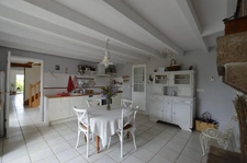 Domaine confidentiel avec piscine, maison d'amis et dépendances à SAINT BARTHELEMY (56)