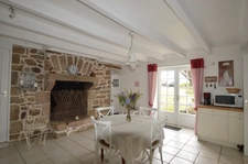 Domaine confidentiel avec piscine, maison d'amis et dépendances à SAINT BARTHELEMY (56)