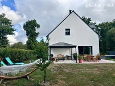 Maison contemporaine avec jardin paysagé à Pleurtuit