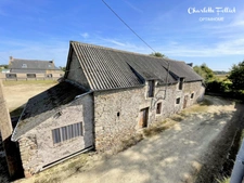Propriété à vendre avec dépendances 11 pièces SAINT LORMEL (22)