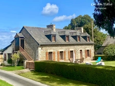 Propriété à vendre avec dépendances 11 pièces SAINT LORMEL (22)