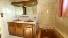 MAISON SUR SOUS-SOL TOTAL - 5 CHAMBRES ET VERANDA - MIGNIERES (28)