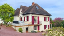 BONNEVAL - Grande maison 230 m² + sous-sol aménagé – idéal famille / pro