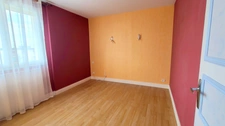 CHARTRES - GRAND T3 - 82 M² AVEC DOUBLE SEJOUR 