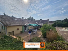 Maison en pierre, 2 ha et piscine avec revenus locatifs