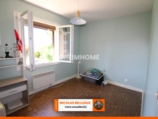 Maison avec piscine et sous-sol total à deux pas de Lauzun