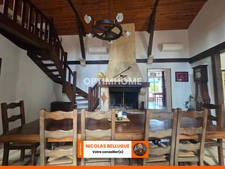 Maison en pierre, 2 ha et piscine avec revenus locatifs